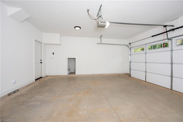 5040 Whitewood Lane, Winston-salem, NC 27104