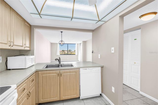 6104 PALMA DEL MAR BOULEVARD S 305, St Petersburg, FL 33715