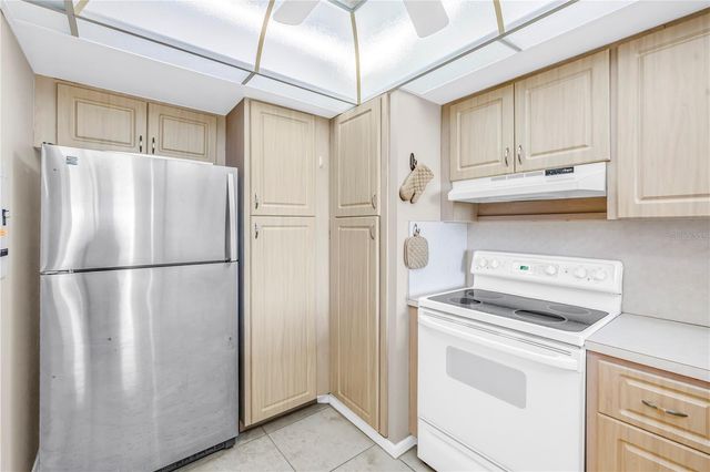 6104 PALMA DEL MAR BOULEVARD S 305, St Petersburg, FL 33715