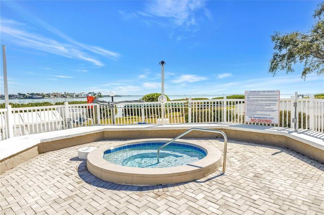 6104 PALMA DEL MAR BOULEVARD S 305, St Petersburg, FL 33715