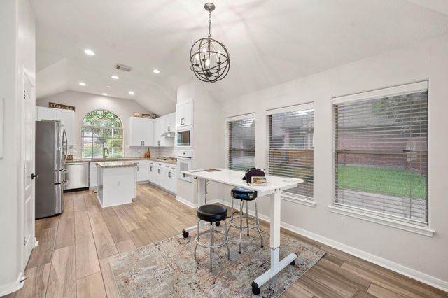 1302 Pine Trail, Tomball, TX 77375