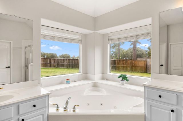 1302 Pine Trail, Tomball, TX 77375