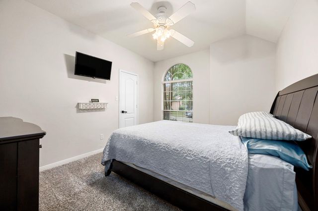 1302 Pine Trail, Tomball, TX 77375