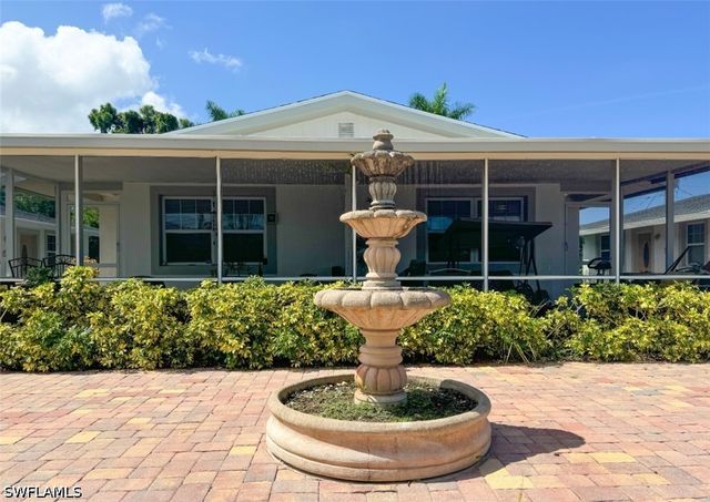 746 109th AVE N, Naples, FL 34108