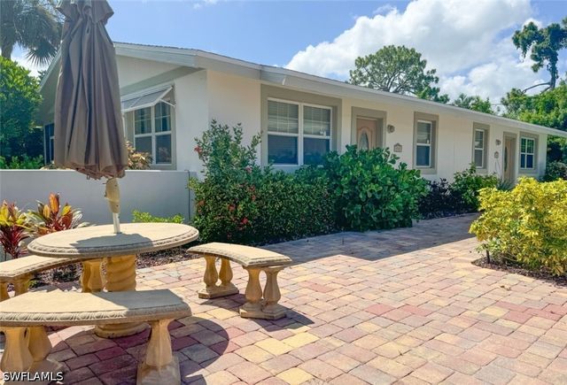 746 109th AVE N, Naples, FL 34108