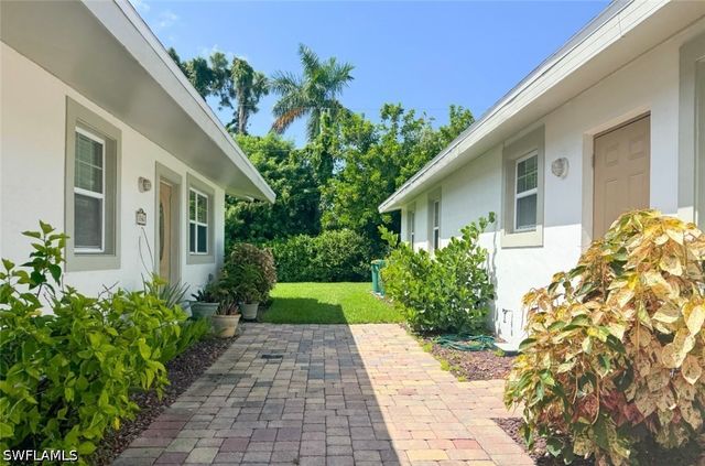 746 109th AVE N, Naples, FL 34108