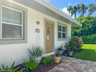 746 109th AVE N, Naples, FL 34108