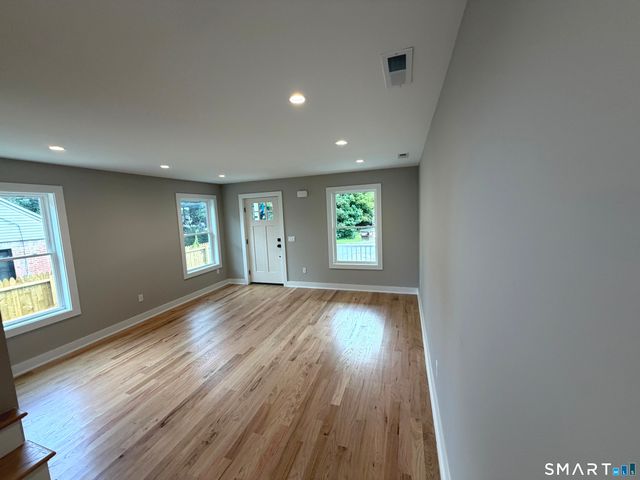 17 Dracut Avenue, Waterbury, CT 06704