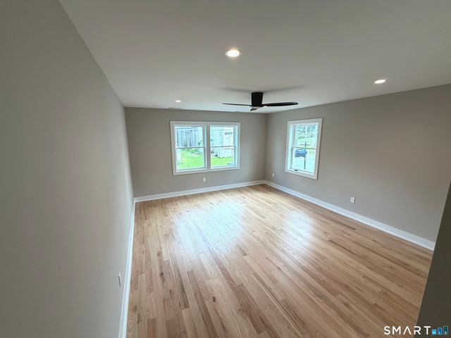 17 Dracut Avenue, Waterbury, CT 06704