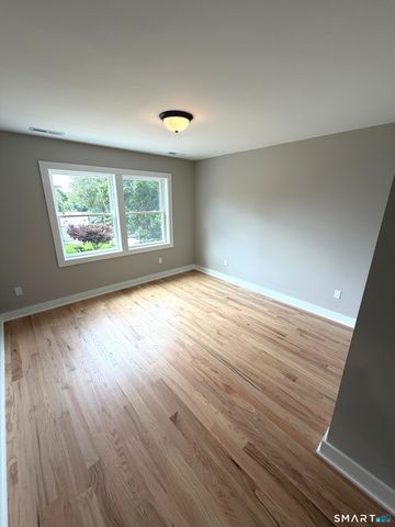 17 Dracut Avenue, Waterbury, CT 06704