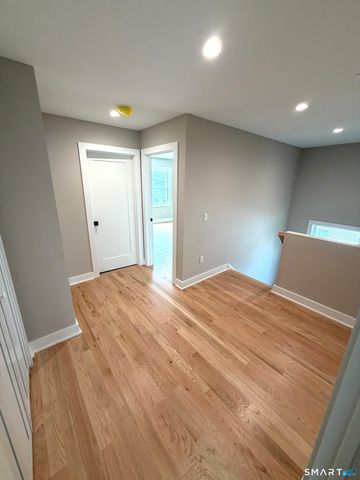 17 Dracut Avenue, Waterbury, CT 06704