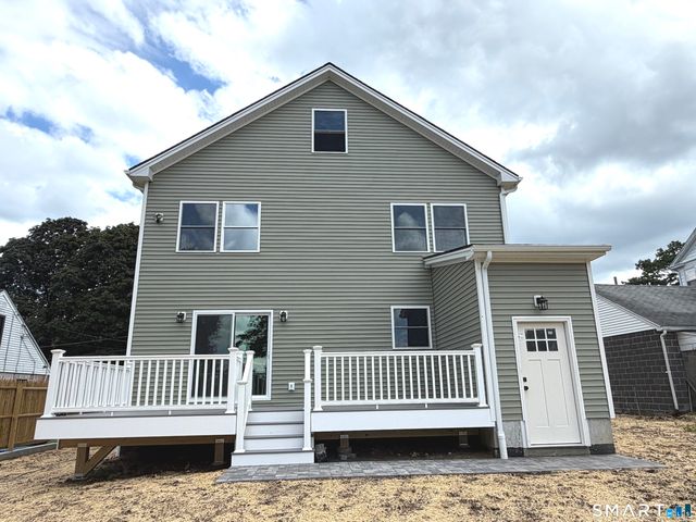 17 Dracut Avenue, Waterbury, CT 06704