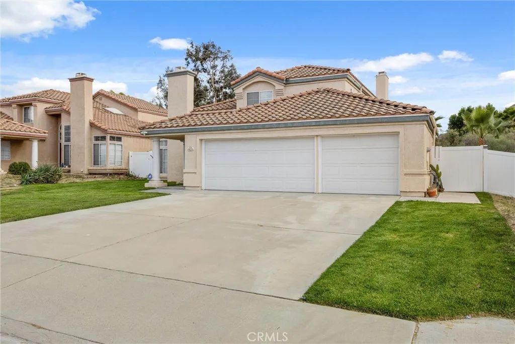 2584 Gunnison, Colton, CA 92324