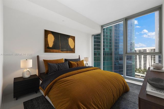 300 Biscayne Blvd Way 2409, Miami, FL 33131