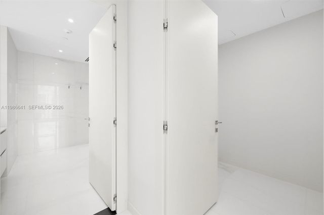 300 Biscayne Blvd Way 2409, Miami, FL 33131