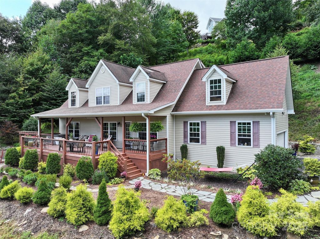 202 Inverness Drive, Waynesville, NC 28785