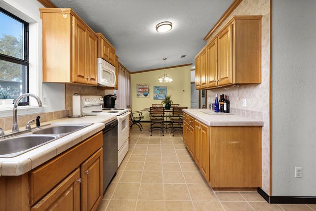 1761 Lcr 822, Groesbeck, TX 76642