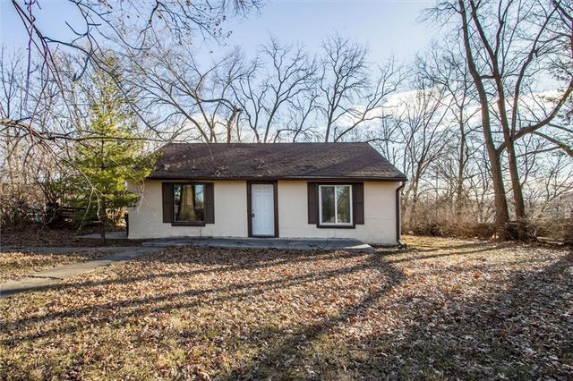 9043 Walnut Street, Kansas City, MO 64114