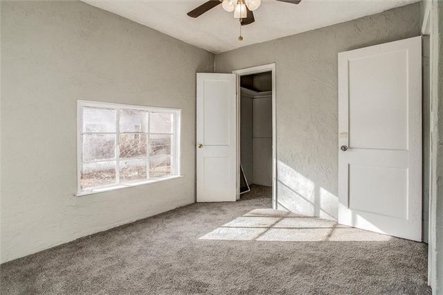 9043 Walnut Street, Kansas City, MO 64114