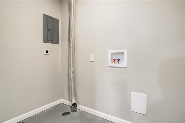 9043 Walnut Street, Kansas City, MO 64114