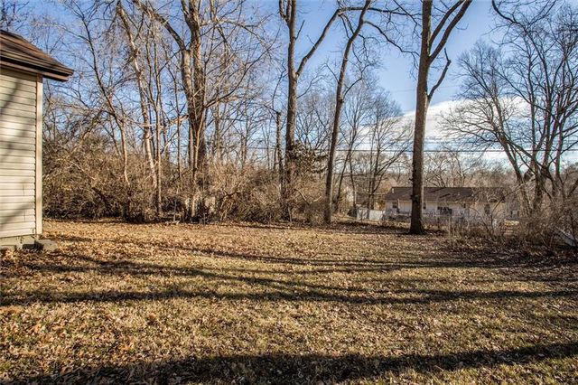 9043 Walnut Street, Kansas City, MO 64114