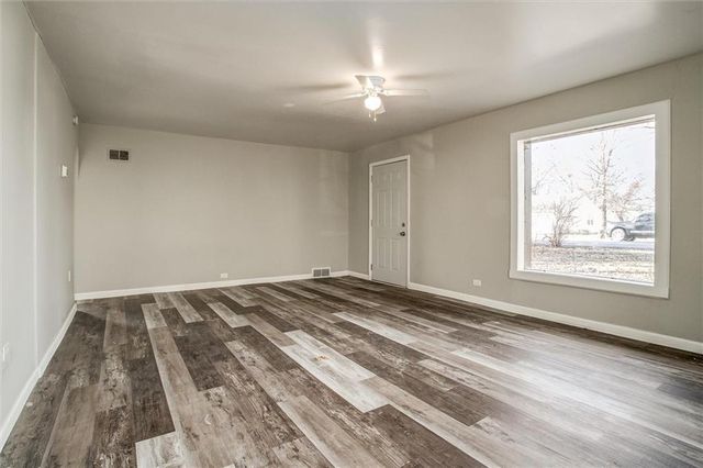 9043 Walnut Street, Kansas City, MO 64114