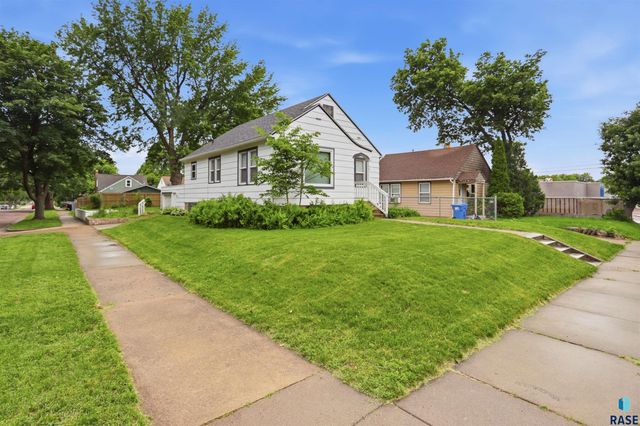 401 W 29th St Street, Sioux Falls, SD 57105