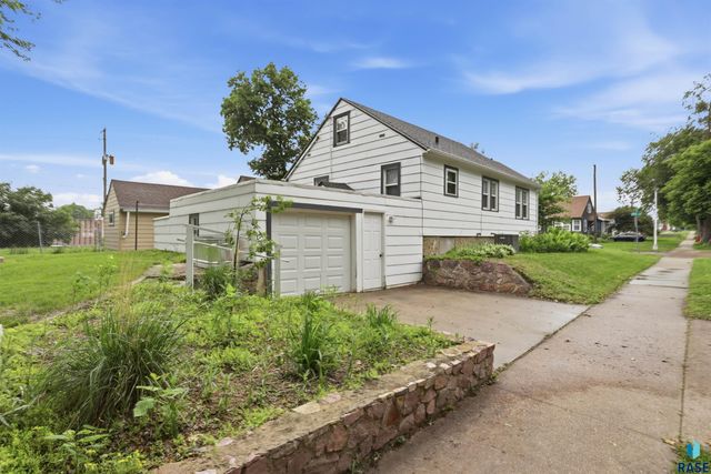 401 W 29th St Street, Sioux Falls, SD 57105