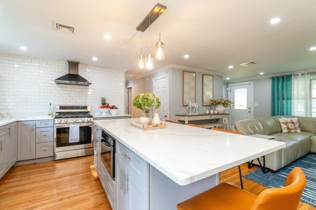 933 Washington St, Easton, MA 02375