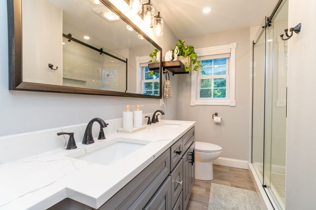 933 Washington St, Easton, MA 02375