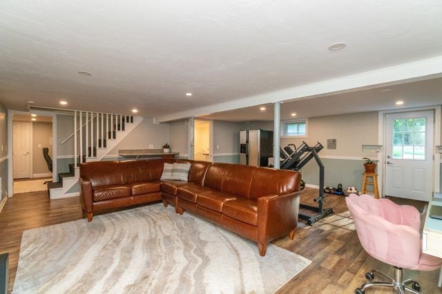 933 Washington St, Easton, MA 02375