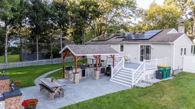 933 Washington St, Easton, MA 02375