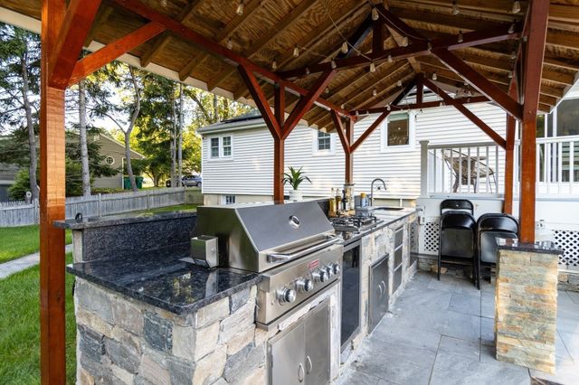 933 Washington St, Easton, MA 02375