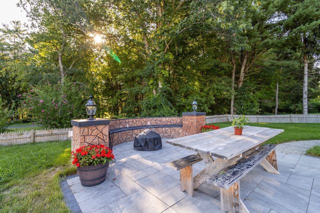 933 Washington St, Easton, MA 02375