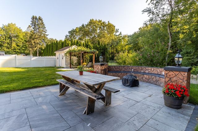 933 Washington St, Easton, MA 02375