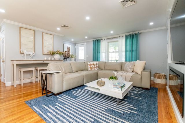 933 Washington St, Easton, MA 02375