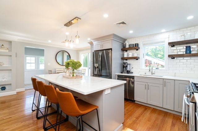 933 Washington St, Easton, MA 02375