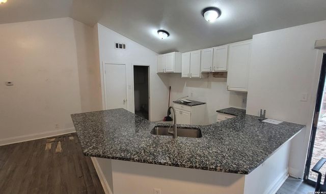 6011 Forest Rdg, San Antonio, TX 78240