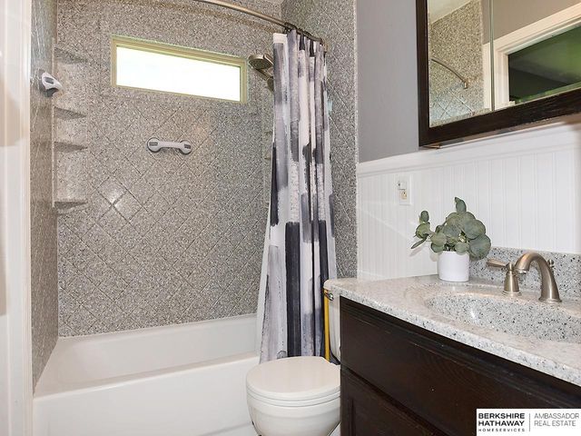 13309 Grissom Street, Papillion, NE 68138