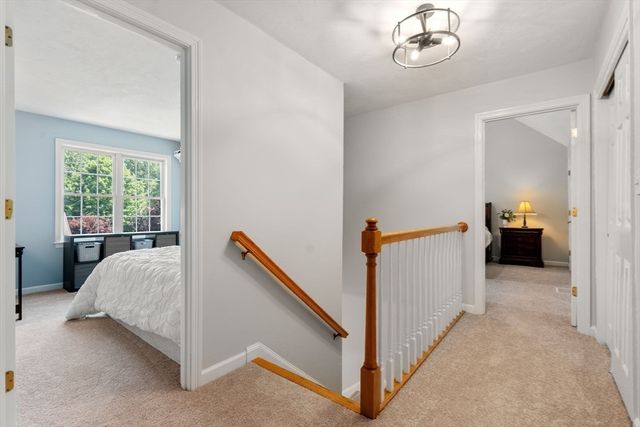 7 Evergreen Ln, Sturbridge, MA 01518