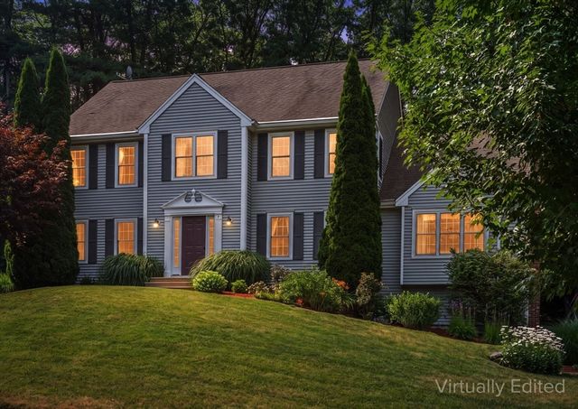 7 Evergreen Ln, Sturbridge, MA 01518