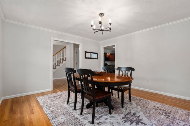 7 Evergreen Ln, Sturbridge, MA 01518