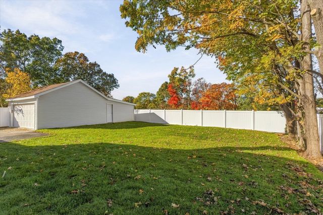 33 Congress St, Weymouth, MA 02188
