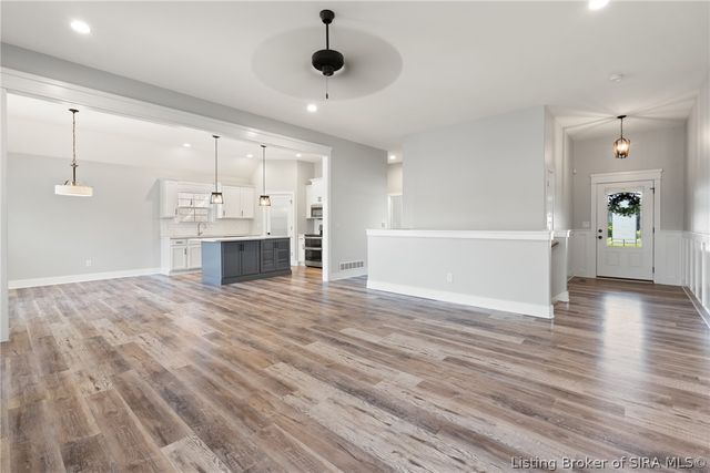 11204 Winged Foot Drive, Sellersburg, IN 47172
