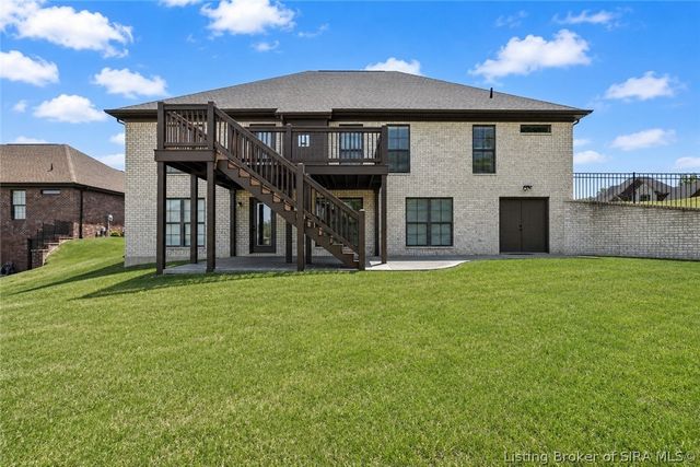 11204 Winged Foot Drive, Sellersburg, IN 47172