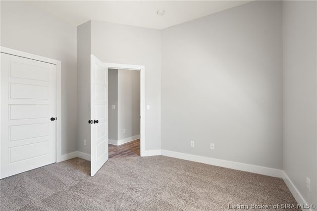 11204 Winged Foot Drive, Sellersburg, IN 47172