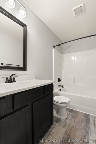 11204 Winged Foot Drive, Sellersburg, IN 47172