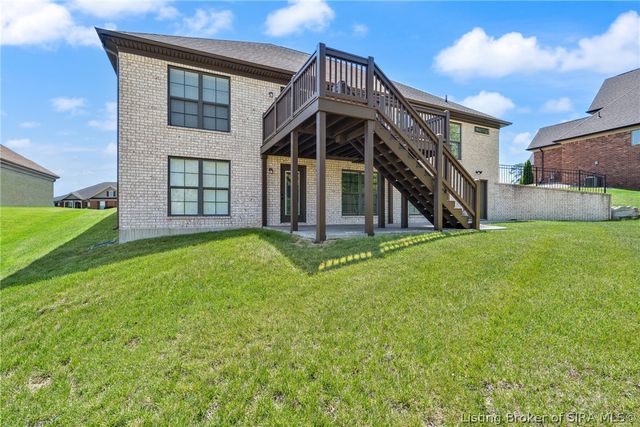 11204 Winged Foot Drive, Sellersburg, IN 47172