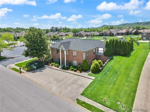 11204 Winged Foot Drive, Sellersburg, IN 47172