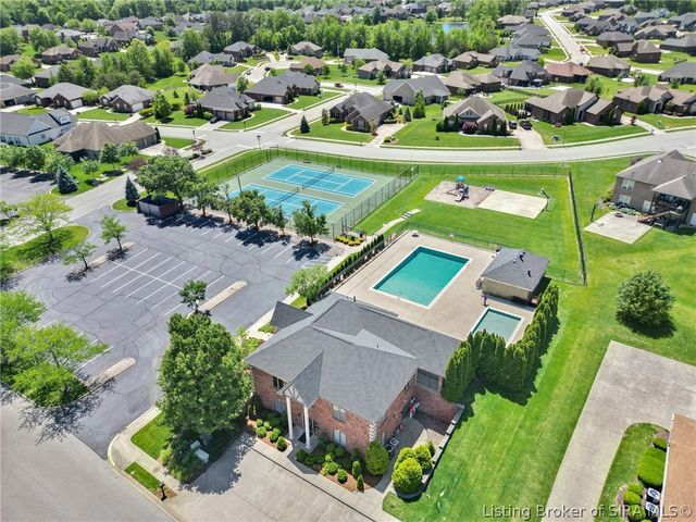 11204 Winged Foot Drive, Sellersburg, IN 47172